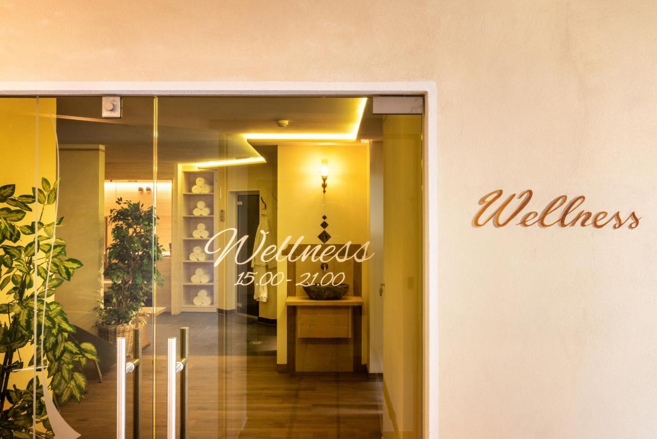 Hotel Monte44 Selva di Val Gardena Ngoại thất bức ảnh