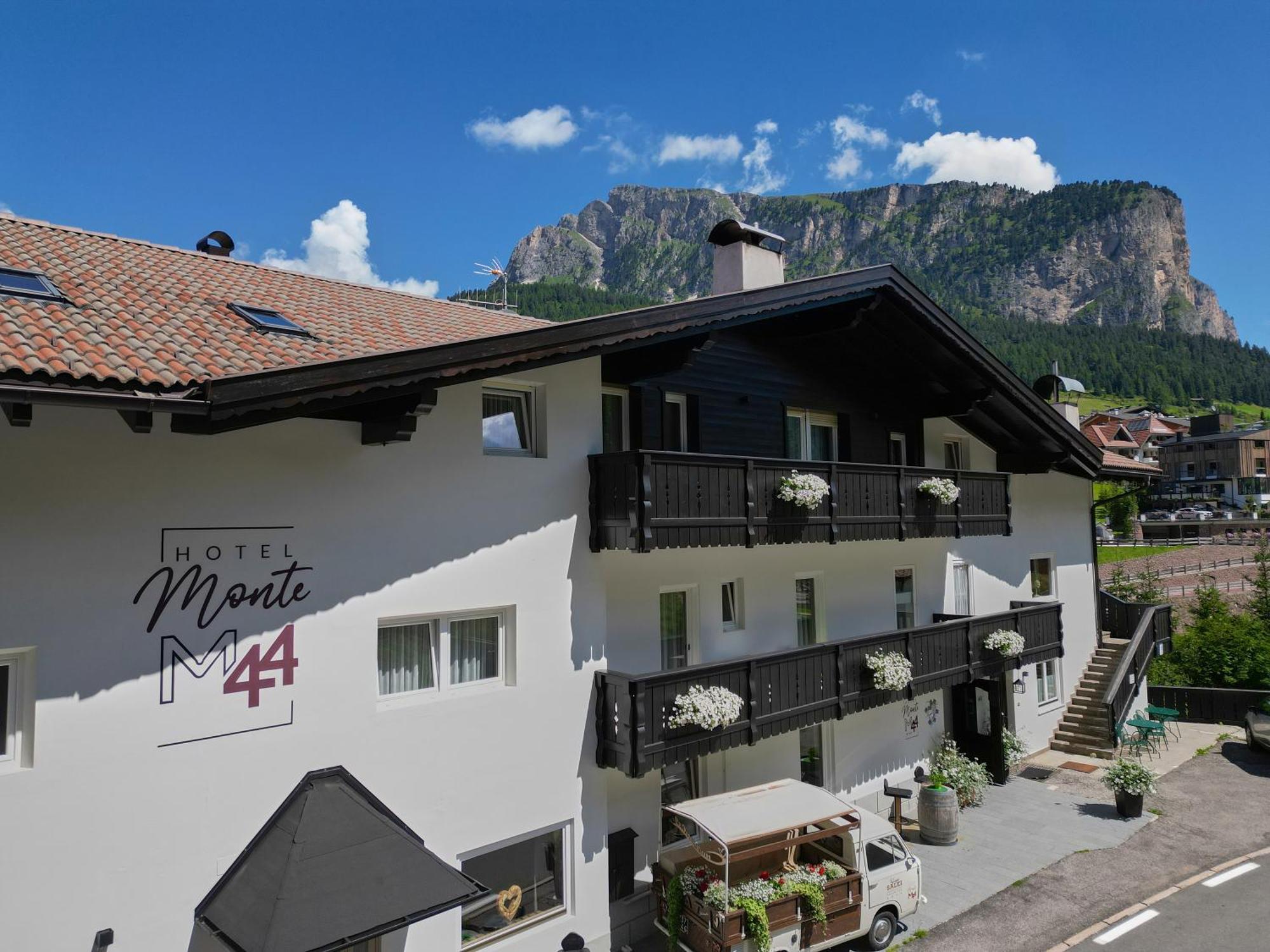 Hotel Monte44 Selva di Val Gardena Ngoại thất bức ảnh